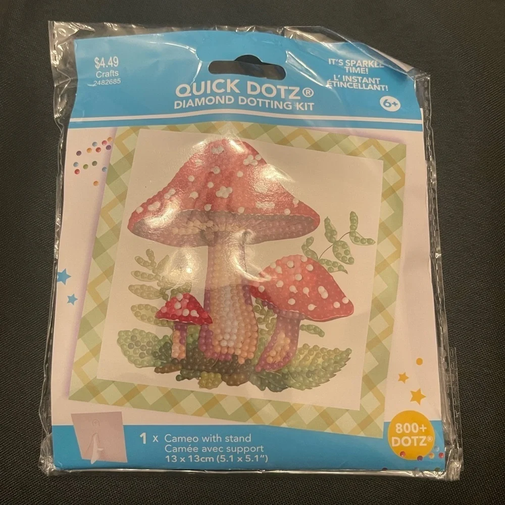 Quick Dotz Diamond Dotting Kit with Red Mushrooms, NWT, crafts hobbies gifting